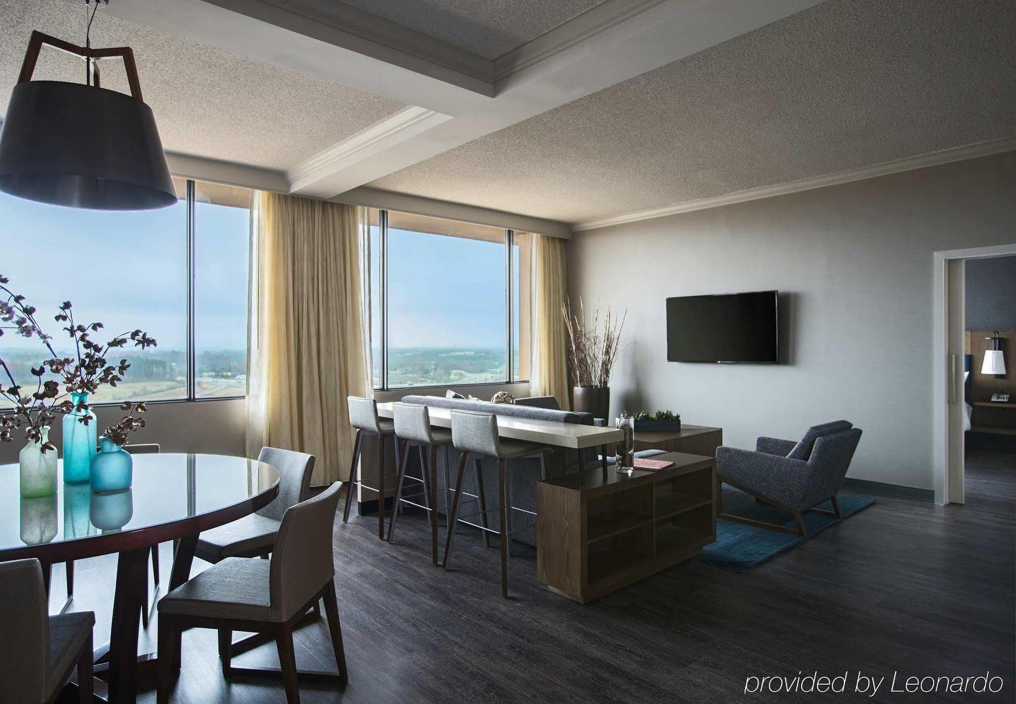 Sonesta Airport Hotel
